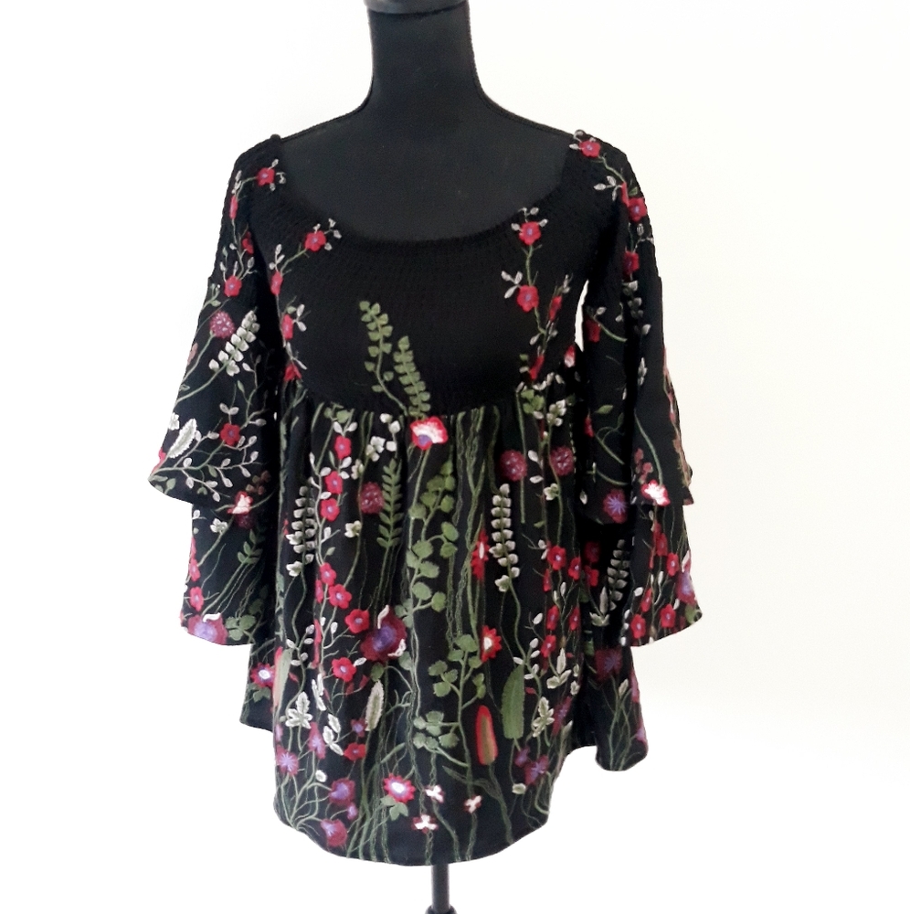 Anthropologie Red Carter Floral Embroidered Smocked Top Bell Sleeves XS - Picture 11 of 12